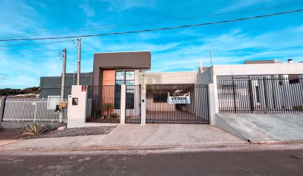Casa para Venda em Guarapuava, São Cristovão, 3 dormitórios, 1 suíte, 2 vagas