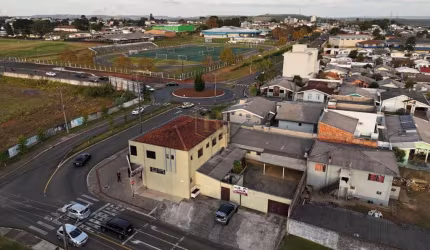 Imóvel Comercial para Venda em Guarapuava, Centro, 4 dormitórios, 1 suíte, 1 vaga