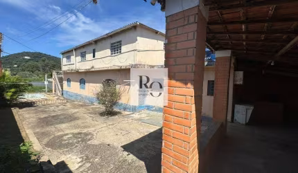 PÉ NA ÁGUA são duas casas a Venda  no mesmo quintal  Usina/ Atibaia - SP