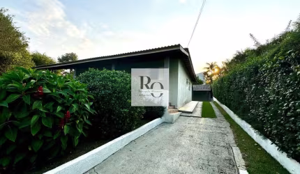 Casa estilo Chácara 950 metros terreno 180 metros construídos 3 quartos (1suíte)