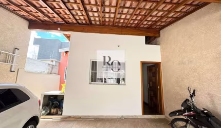 São duas casas total 4 dormitórios (1suíte) 198 metros construídos
