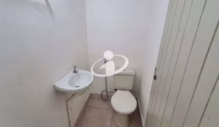 Casa com 3 quartos para alugar no Presidente Roosevelt, Uberlândia  por R$ 1.850