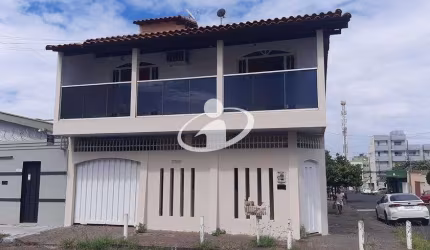 Casa com 4 quartos para alugar no Brasil, Uberlândia  por R$ 4.000