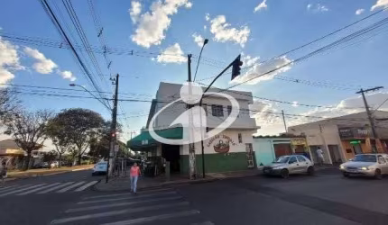 Apartamento com 2 quartos para alugar no Planalto, Uberlândia  por R$ 1.200