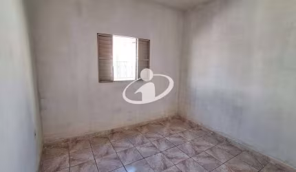 Apartamento com 2 quartos para alugar no Santa Rosa, Uberlândia  por R$ 600