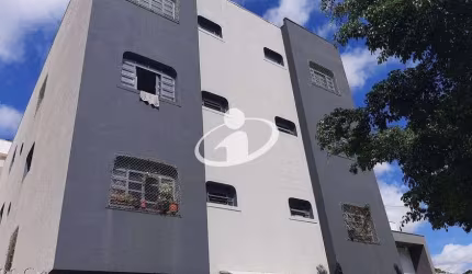 Apartamento com 3 quartos para alugar na Nossa Senhora Aparecida, Uberlândia  por R$ 1.300