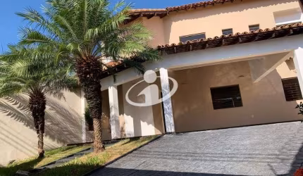 Casa com 3 quartos para alugar na Cidade Jardim, Uberlândia  por R$ 6.500