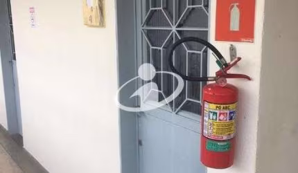 Sala comercial com 1 sala para alugar na Vila Oswaldo, Uberlândia  por R$ 700