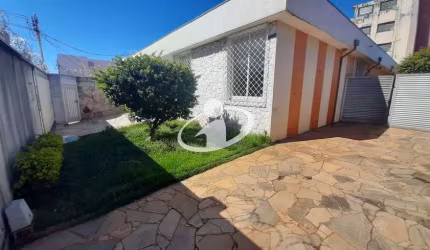 Casa com 3 quartos para alugar na Nossa Senhora Aparecida, Uberlândia  por R$ 5.500