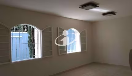 Casa comercial com 2 salas para alugar no Cazeca, Uberlândia  por R$ 8.800