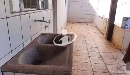 Casa com 2 quartos para alugar no Jardim Colina, Uberlândia  por R$ 2.500