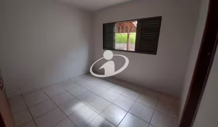 Casa com 3 quartos para alugar no Patrimônio, Uberlândia  por R$ 3.400