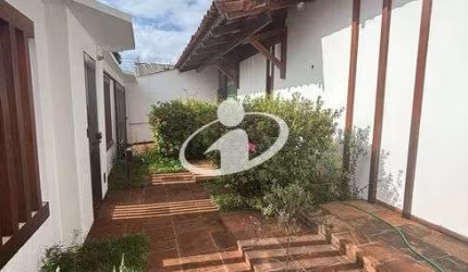 Casa comercial para alugar no Martins, Uberlândia  por R$ 10.000