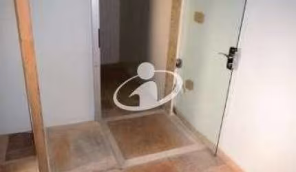 Casa com 5 quartos para alugar no Brasil, Uberlândia  por R$ 6.000