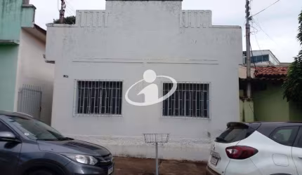 Casa com 2 quartos para alugar no Cazeca, Uberlândia  por R$ 1.200