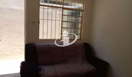 Casa com 1 quarto para alugar na Nossa Senhora Aparecida, Uberlândia  por R$ 800