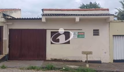 Casa com 2 quartos para alugar no Tubalina, Uberlândia  por R$ 1.200