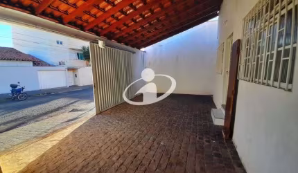 Casa com 3 quartos para alugar no Tibery, Uberlândia  por R$ 2.500