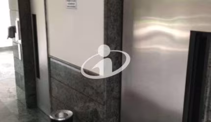 Apartamento com 4 quartos para alugar no Osvaldo Rezende, Uberlândia  por R$ 8.500