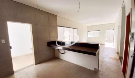 Casa com 3 quartos para alugar no Osvaldo Rezende, Uberlândia  por R$ 3.500