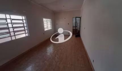 Casa com 4 quartos para alugar no Lidice, Uberlândia  por R$ 4.000