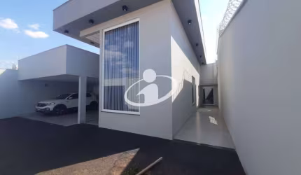 Casa com 3 quartos para alugar no Jardim Inconfidência, Uberlândia  por R$ 6.000