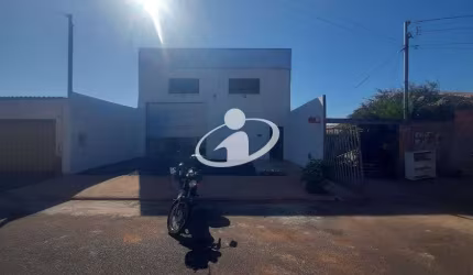 Barracão / Galpão / Depósito para alugar no Tubalina, Uberlândia  por R$ 4.500