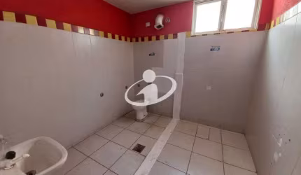 Casa comercial com 3 salas para alugar no Tabajaras, Uberlândia  por R$ 3.500