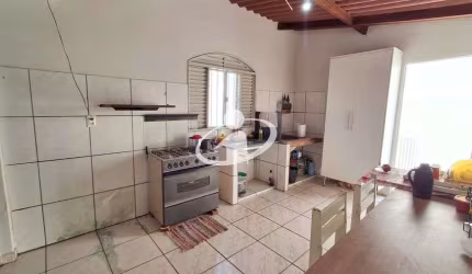 Casa comercial com 9 salas para alugar no Brasil, Uberlândia  por R$ 12.000