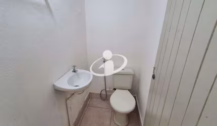 Casa com 3 quartos para alugar no Presidente Roosevelt, Uberlândia  por R$ 1.850