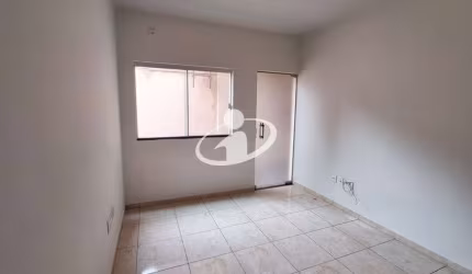 Apartamento com 2 quartos para alugar no Luizote de Freitas, Uberlândia  por R$ 1.300
