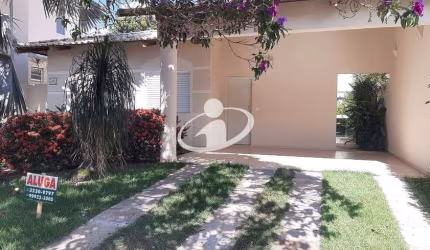 Casa em condomínio fechado com 3 quartos para alugar no Granja Marileusa, Uberlândia  por R$ 6.500