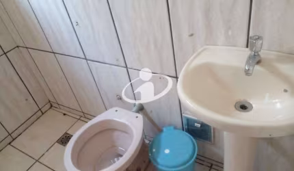 Casa com 3 quartos para alugar no Shopping Park, Uberlândia  por R$ 2.200