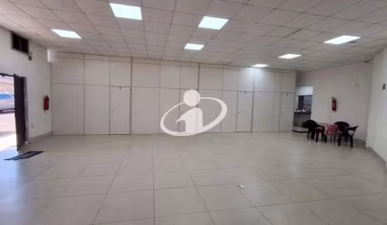 Barracão / Galpão / Depósito para alugar em Laranjeiras, Uberlândia  por R$ 3.500