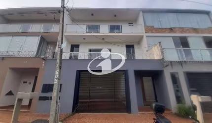 Casa com 3 quartos para alugar no Vigilato Pereira, Uberlândia  por R$ 3.700