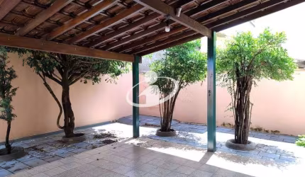 Casa com 3 quartos à venda no Santa Mônica, Uberlândia , 180 m2 por R$ 700.000