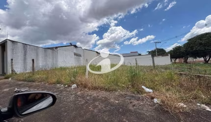 Terreno à venda no Santa Rosa, Uberlândia  por R$ 220.000