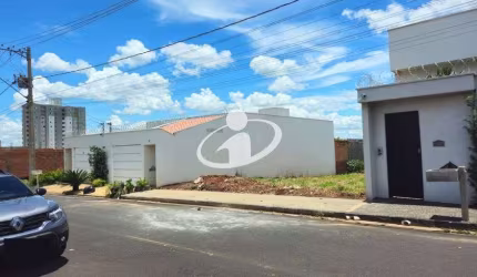 Terreno à venda em Laranjeiras, Uberlândia  por R$ 200.000