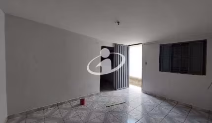 Casa com 1 quarto para alugar no Luizote de Freitas, Uberlândia  por R$ 800