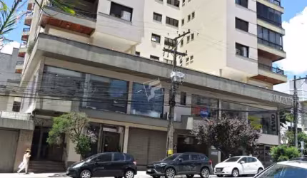 Apartamento com 3 quartos para alugar no Centro, Caxias do Sul  por R$ 3.000