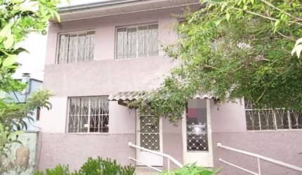 Casa com 2 quartos para alugar no Cruzeiro, Caxias do Sul , 58 m2 por R$ 850