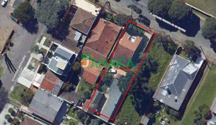 Terreno à venda no Cajuru com 686 m² - 4780