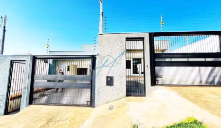 Casa à venda em Maringá, Parque Industrial, com 3 quartos, com 100 m²