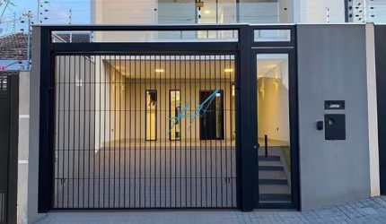 Sobrado à venda em Maringá, Jardim Itália II, com 3 quartos, com 230 m²