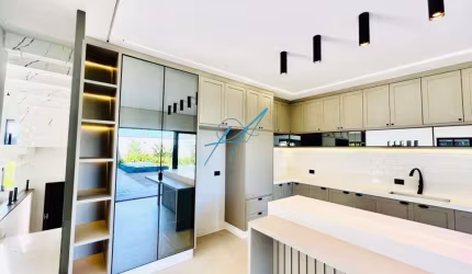 Casa à venda em Maringá, Jardim Cidade Monções, com 4 quartos, com 420 m²