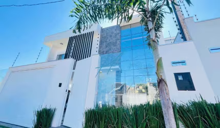 Sobrado à venda em Maringá, Jardim Imperial, com 3 suítes, com 280 m²