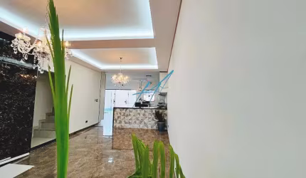 Casa à venda em Maringá, Jardim Oriental, com 4 quartos, com 245 m²