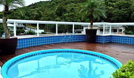 Cobertura à venda em Bombinhas, Distrito de Canto Grande, com 3 suítes, com 139.2 m²