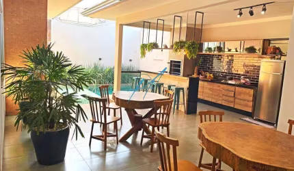 Casa à venda em Maringá, Parque das Laranjeiras, com 3 quartos, com 280 m²