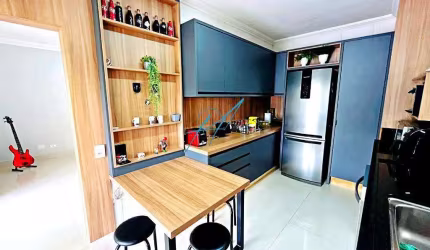 Casa à venda em Maringá, Zona 04, com 3 quartos, com 240 m²